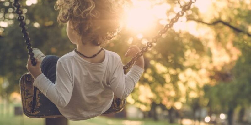 Μέσα από το παιχνίδι